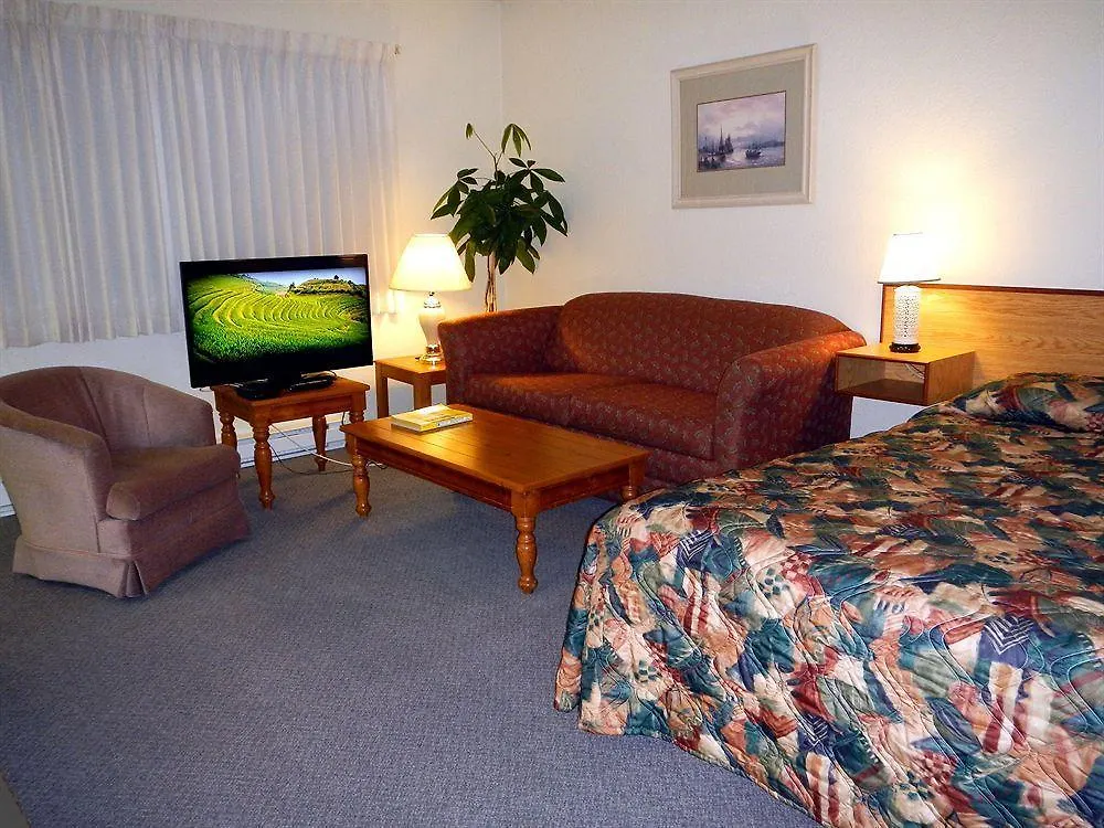 Mayfair Motel Victoria 2*,